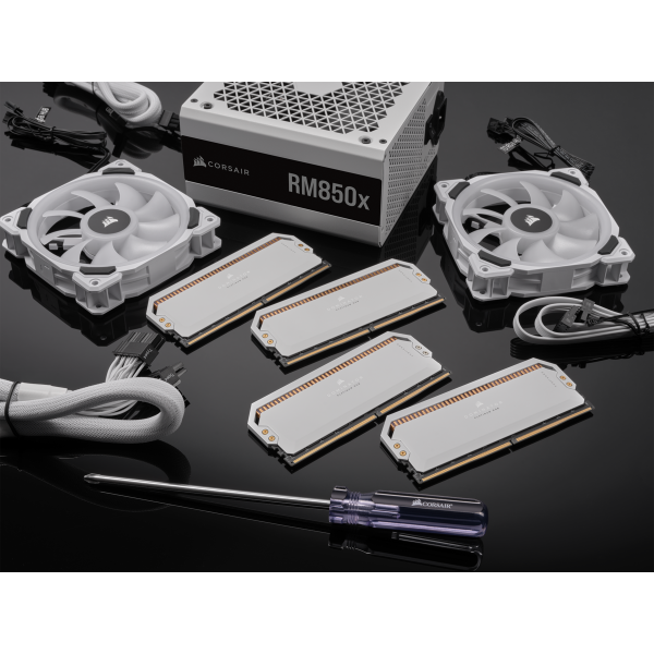 5 رم CL40 DDR5 کورسیر 32 گیگابایت 5200MHz مدل DOMINATOR PLATINUM RGB White